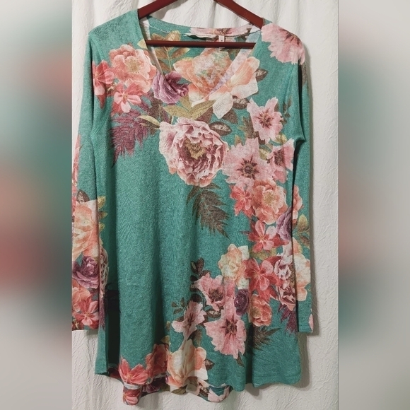 Soft Surroundings Tops - 3X25 SOFT SURROUNDINGS medium floral thin top
